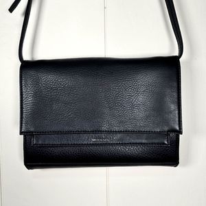 Sleek Matt&Nat Vegan Leather Crossbody Bag